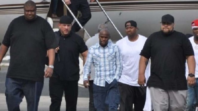bukan-cuma-jet-mewah-ini-kebiasaan-sultan-mayweather-yang-bikin-melongo_12a69c6.jpg