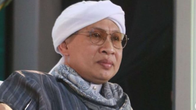 buya-yahya-ungkap-daftar-pertanyaan-malaikat-munkar-nakir-di-alam-barzah-apa-saja_be6bdad.jpg