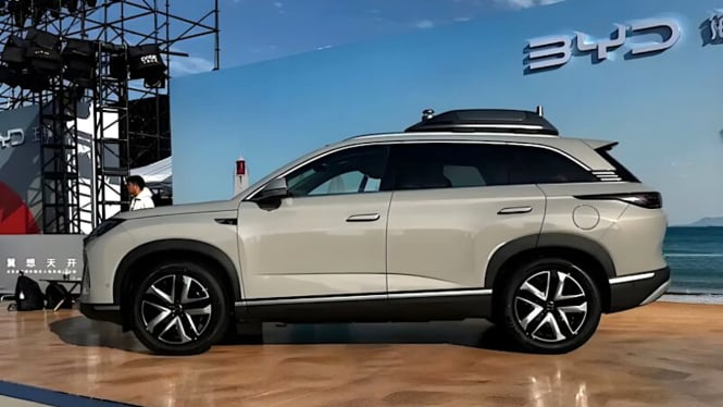 byd-hadirkan-sealion-7-versi-baru-lebih-canggih-dan-dilengkapi-drone_f556a67.jpg