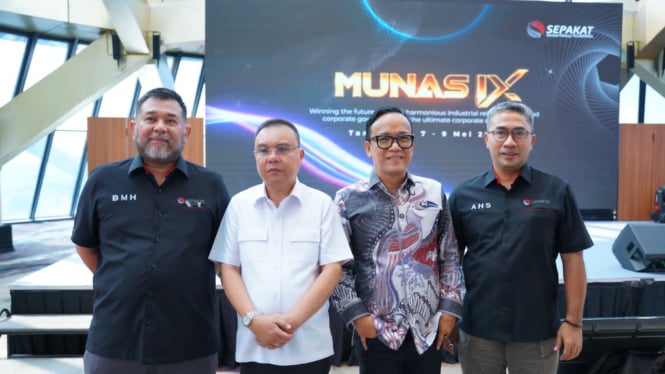 dasco-telkomsel-harus-dijaga-sebagai-aset-bangsa_b2ea342.jpg