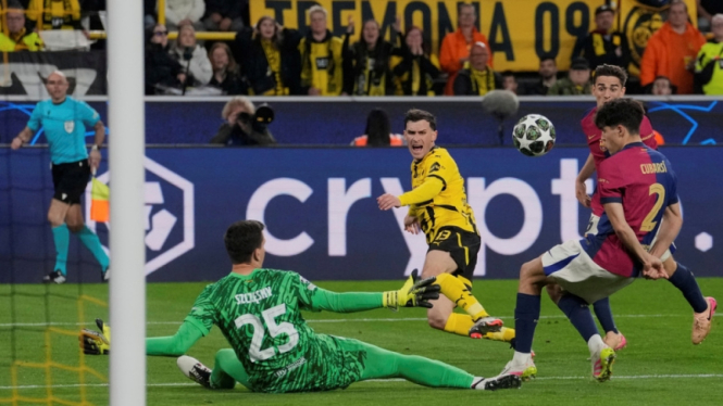 dortmund-benar-benar-bikin-barcelona-kesulitan_d0ce99c.jpg