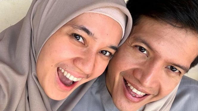 gak-mempan-diterpa-gosip-miring-begini-cara-dimas-seto-dhini-aminarti-menghargai-satu-sama-lain_504220e.jpg