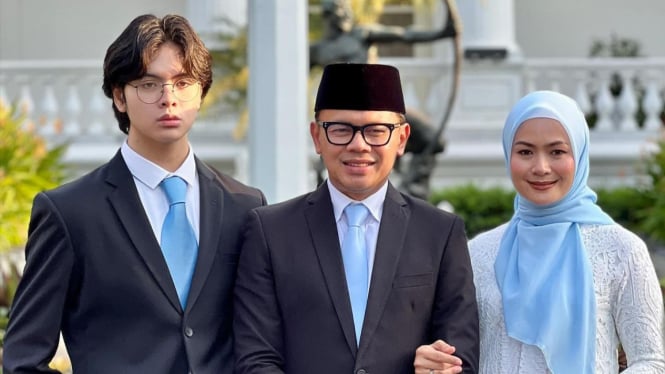 hadiri-pelantikan-sang-ayah-pesona-putra-bungsu-bima-arya-bikin-netizen-resah-gelisah_49990f0.jpg