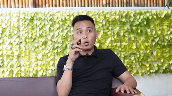 hard-gumay-terawang-kehidupan-rumah-tangga-5-artis-di-2025-mulai-dari-raffi-ahmad-hingga-ayu-ting-ting_884f94e.jpg