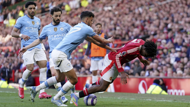hasil-lengkap-liverpool-tumbang-derby-manchester-tanpa-pemenang_ce7bc93.jpg
