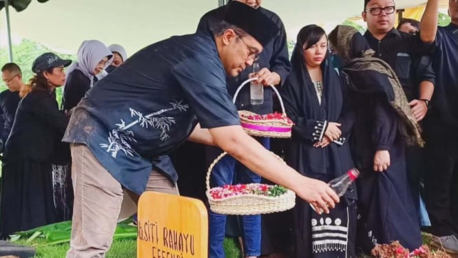ibunda-meninggal-dunia-dede-yusuf-ungkap-keinginan-yang-belum-tercapai_02c97a1.jpg