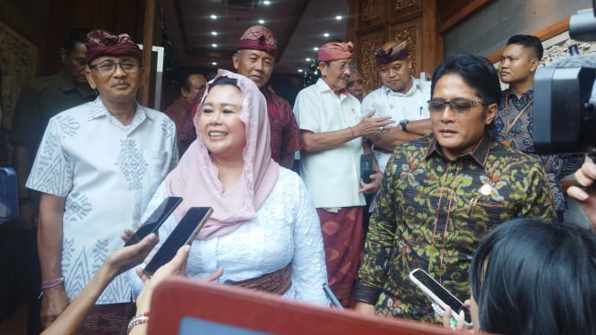 ifsc-climbing-world-cup-2025-di-bali-yenny-wahid-veddriq-leonardo-alami-cedera-jari-tengah-jadi-sulit-diandalkan_b842691.jpg