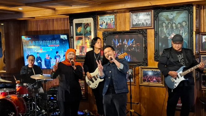 khofifah-emil-rilis-lagu-feat-dewa-19-bakal-dinyanyikan-saat-kampanye_b64f386.jpg