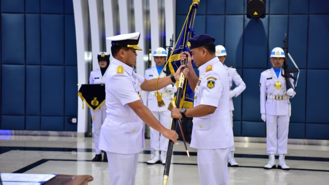 laksma-tnl-bayu-alisyahbana-resmi-jabat-komandan-puspenerbal-ini-profilnya_207f8e1.jpg