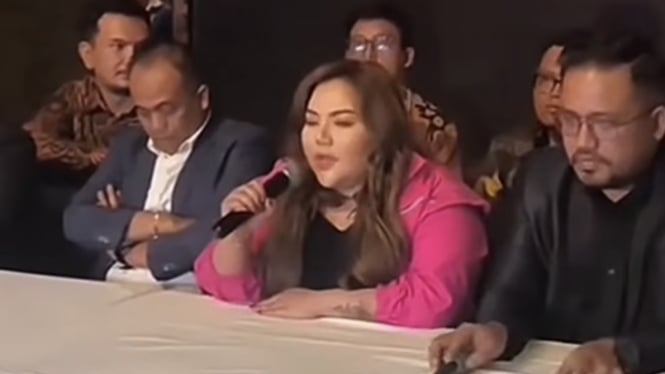 lisa-mariana-blak-blakan-rk-tolak-pakai-pengaman-saat-berhubungan-intim_df96327.jpg