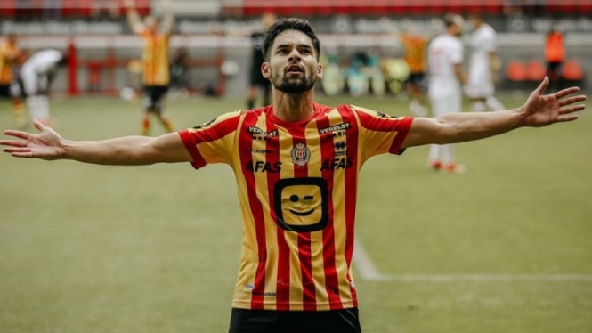 mengharukan-pesan-perpisahan-sandy-walsh-untuk-suporter-kv-mechelen_975d1c3.jpg