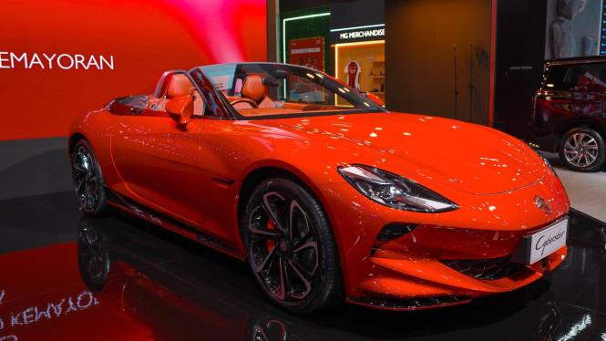 mg-cyberster-roadster-ev-futuristis-kembali-tampil-memukau-di-iims-2025_230ff58.jpg