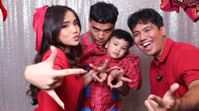momen-haru-gala-minta-doa-netizen-supaya-bibi-dan-vanessa-angel-bisa-hidup-lagi_1f23091.jpg