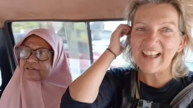 nenek-ini-curhat-ke-bule-soal-pahitnya-hidup-di-indonesia-lontarkan-kritik-pedas-yang-bikin-netizen-kaget_7d1b137.jpg