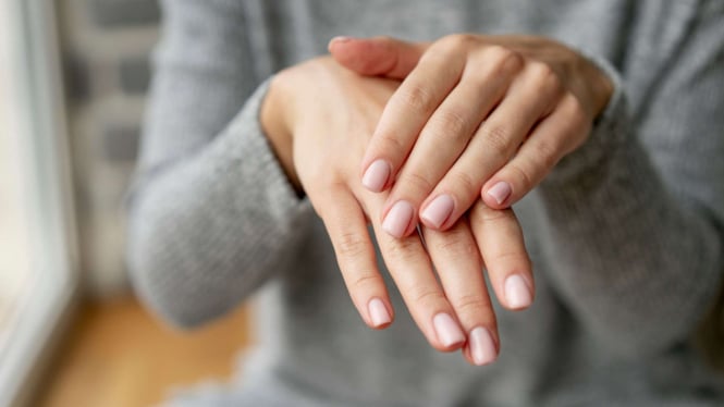 nggak-perlu-ke-salon-kecantikan-ini-cara-mudah-merawat-kuku-yang-benar-dijamin-tumbuh-sehat_4b63282.jpg