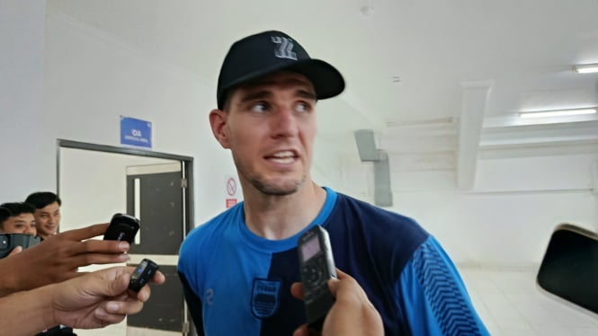 nick-kuipers-bandingkan-gelar-juara-persib-musim-lalu-dan-sekarang_211b08c.jpg