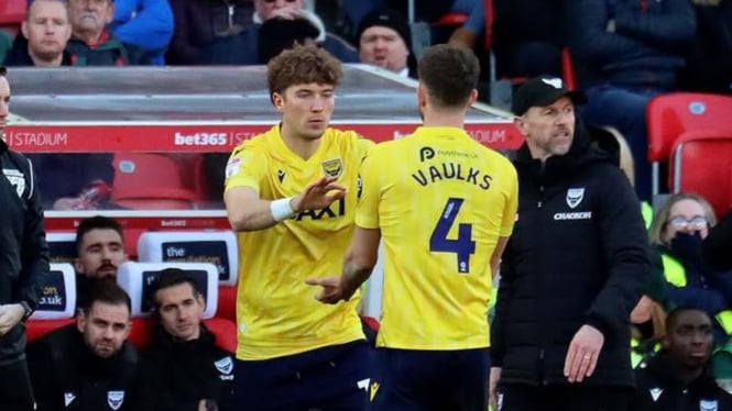 ole-romeny-angkat-bicara-usai-gol-debut-di-oxford-united_30233ec.jpg