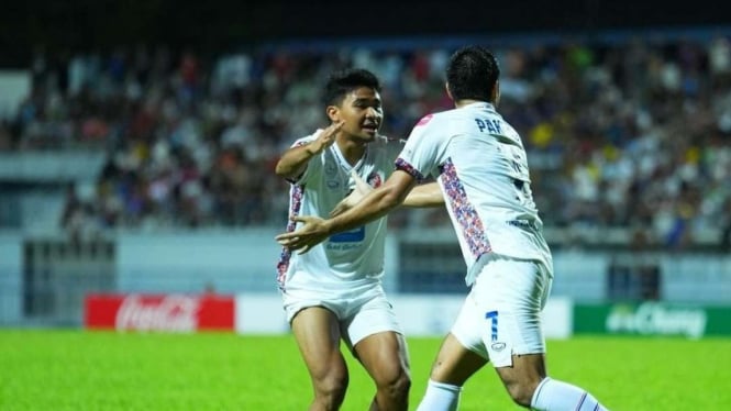 pelatih-persib-minta-pemain-tak-terlalu-fokus-sosok-asnawi-mangkualam_9d0cb08.jpg