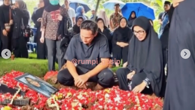 penyebab-meninggalnya-ibu-ussy-sulistiawaty-idap-sakit-ini-selama-4-tahun_ae29892.jpg
