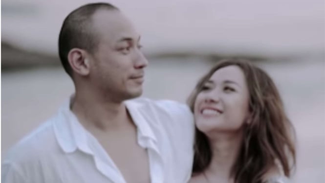 pesan-menyentuh-bcl-saat-merayakan-1-tahun-pernikahan-dengan-tiko-aryawardhana_3eb3ce4.jpg