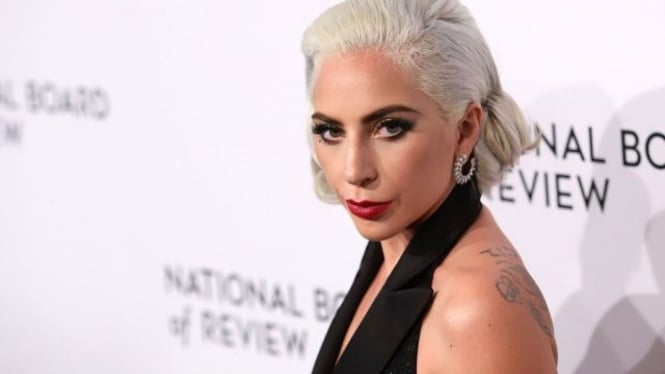 pesan-menyentuh-lady-gaga-untuk-penggemar-usai-konsernya-diteror-bom_cd52395.jpg
