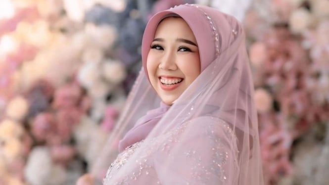 selamat-kiky-saputri-lahirkan-putri-pertama_4dd2f27.jpg