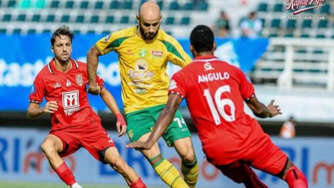 setelah-persija-persebaya-kini-terancam-dewa-united-dan-bali-united-di-klasemen_3cff079.jpg