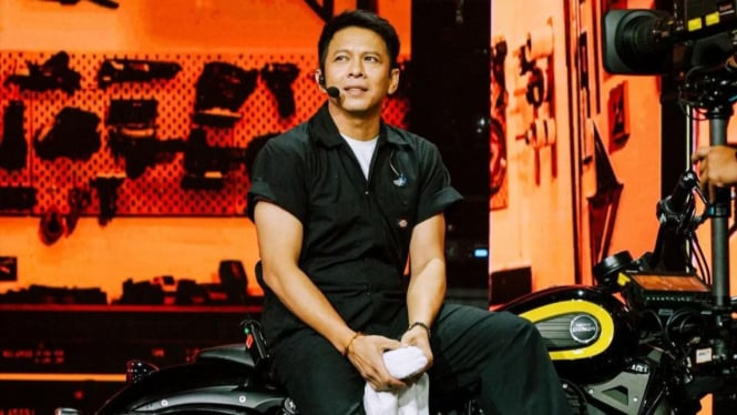 tetap-stylish-di-usia-40-an-ini-rahasia-gaya-kasual-ariel-noah-yang-bikin-awet-muda_c74f946.jpg