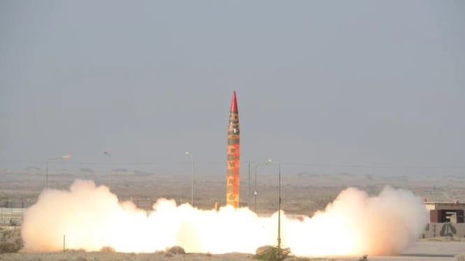 unjuk-taring-pada-india-militer-pakistan-bakal-luncurkan-rudal-balistik-nuklir_6f58fe1.jpg