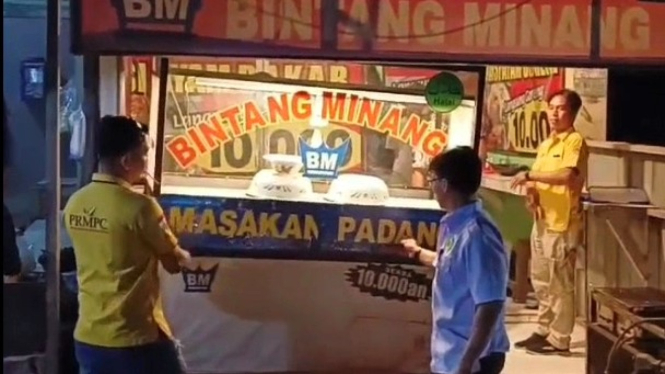 viral-sekelompok-orang-di-cirebon-razia-rumah-makan-padang-yang-pasang-harga-murah_953f50c.jpg